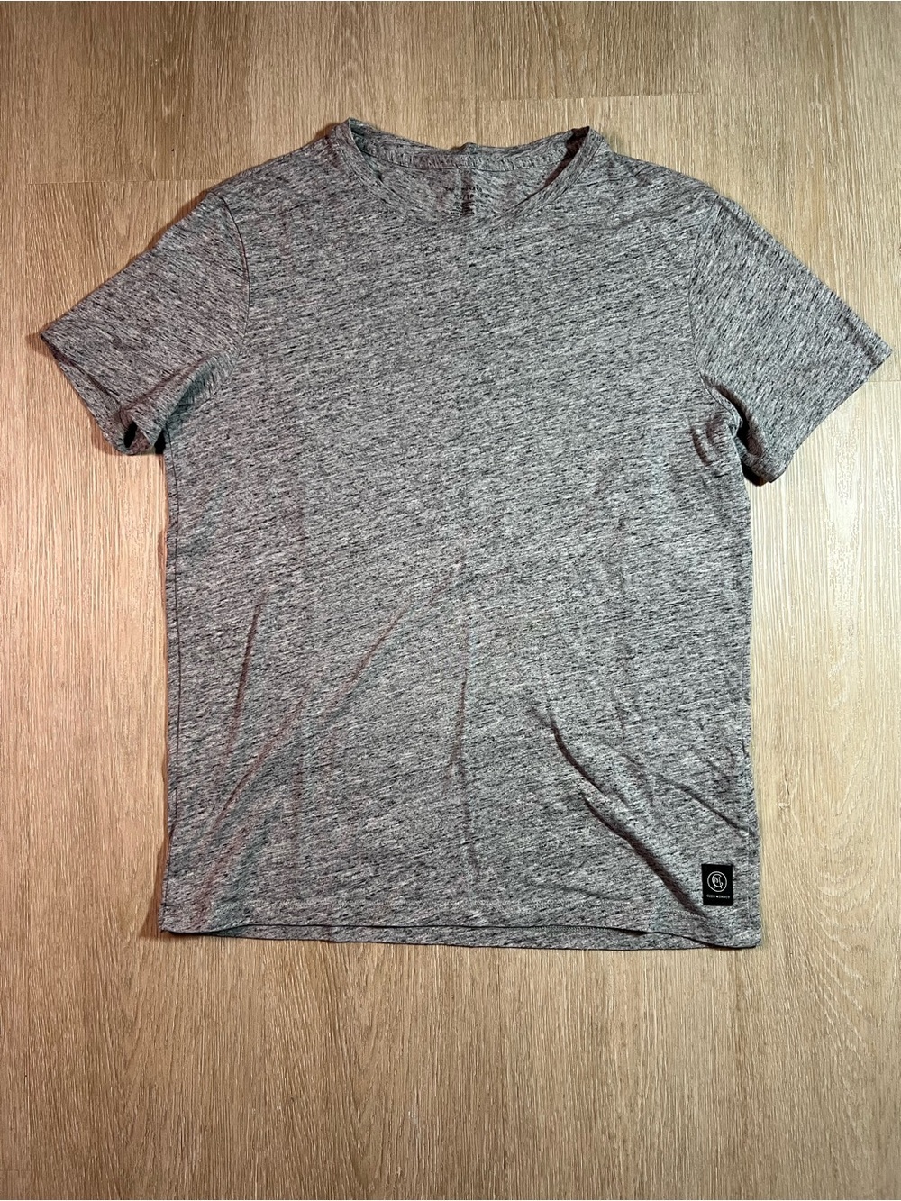 Club Monaco Men's Grey Heather Crew Neck T-Shirt Classic Minimalist Everyday